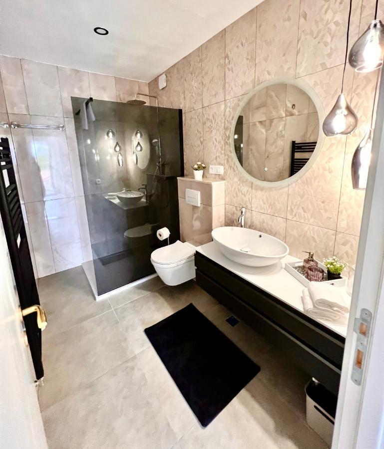 Seaview pool apartment-Lumière, Island Hvar-Gdinj Extérieur photo